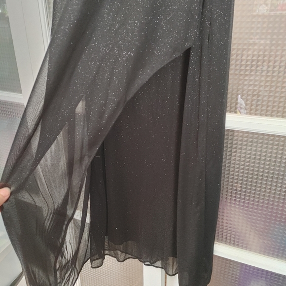 Women's Cold Shoulder Black Glitter Evening Gown Size 6Petite - Picture 7 of 16